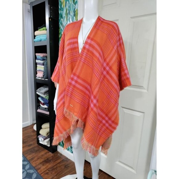 NWT Juicy Couture Reversible Fringe Hem Plaid Ruana Poncho Beige Tan Women's OS - Picture 10 of 16